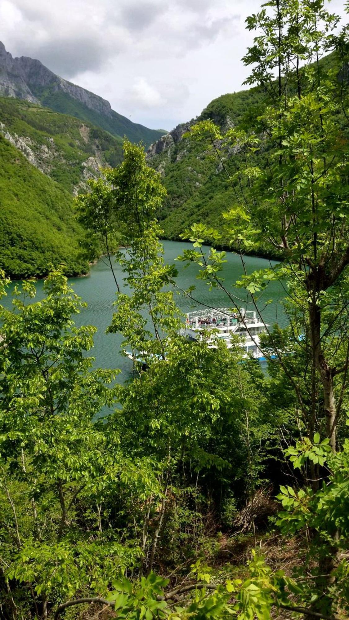 Twin Villas Komani Lake Eksteriør bilde
